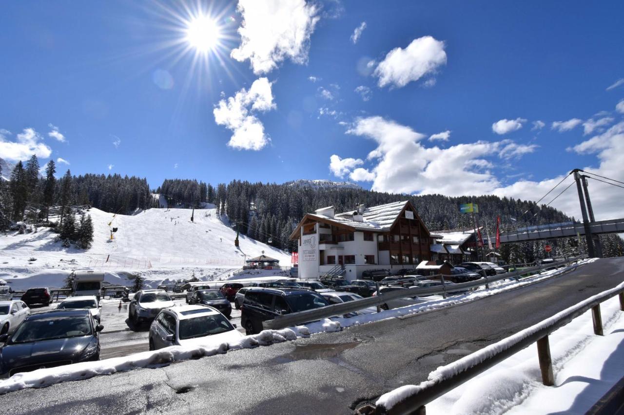 Ville Golf & Ski มาดอนนาดีกัมปิโญ ภายนอก รูปภาพ